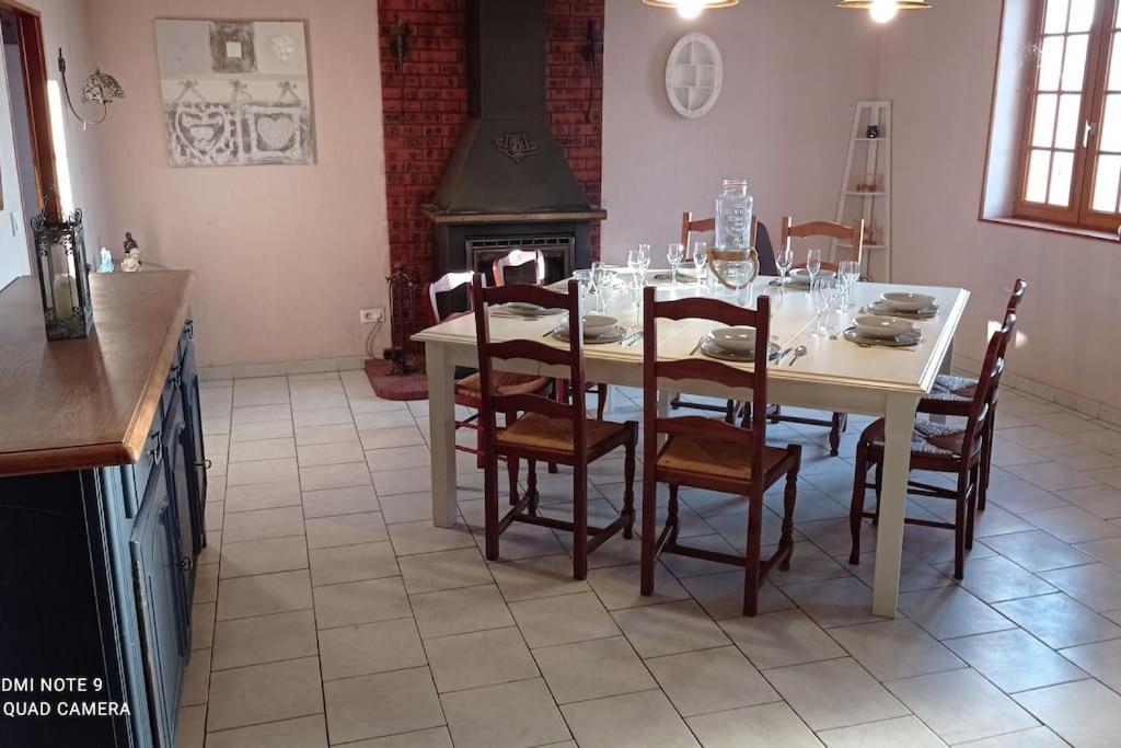 Maison De Ferme Au Calme Jusqu'A 10 Personnes Gannay-sur-Loire Eksteriør bilde